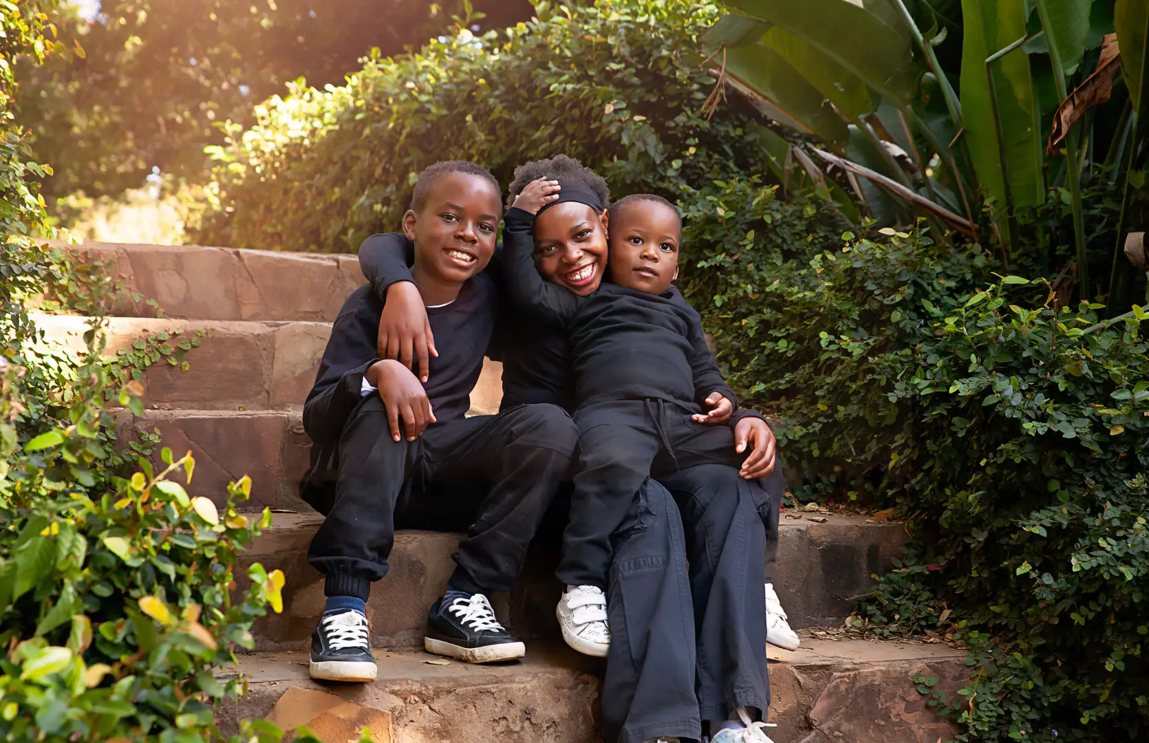 Studio vs. Outdoor Family Photoshoot: Which One is Right for You?